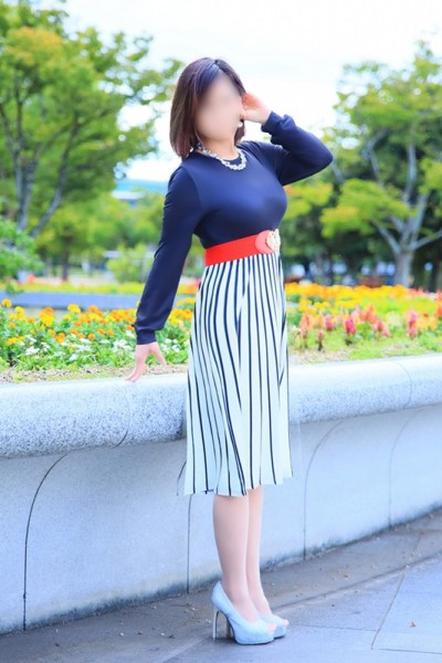 フーゾク嬢厳選図鑑～美人熟女　私のヒミツを教えます～藤原りんさん【岡山県】