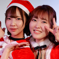 【夕やけちゃんねる】シャンパン、トーク、そしてライブ！　セクシー女優アイドル・メイキットがクリスマス会で最高のひとときをファンと過ごす！【YouTube動画あり】